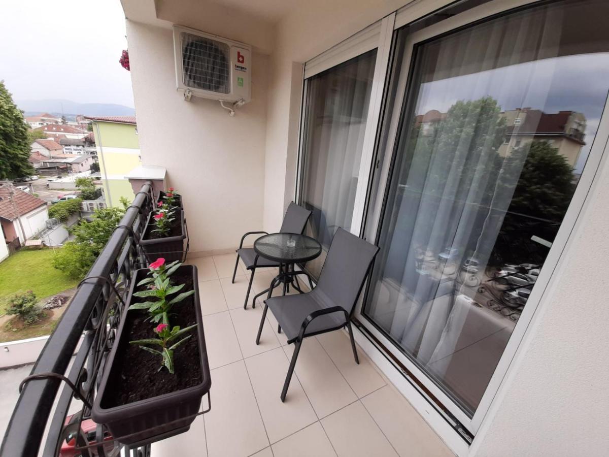 Ferienwohnung San Čačak Exterior foto