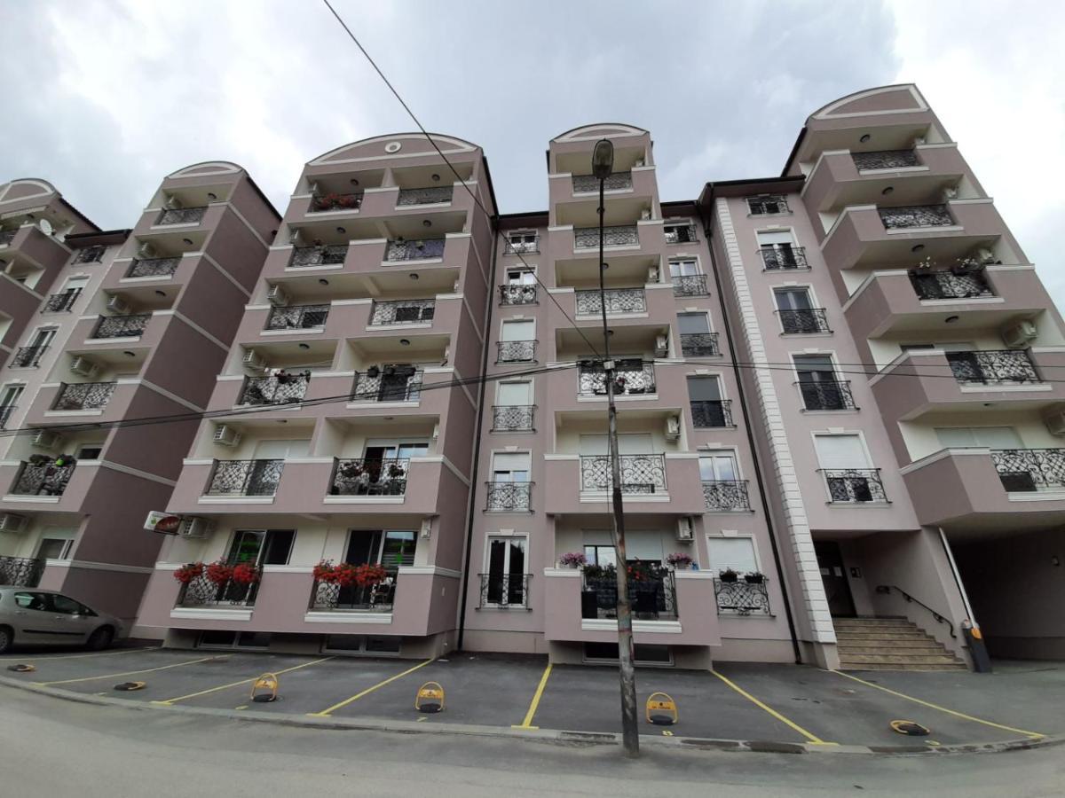 Ferienwohnung San Čačak Exterior foto